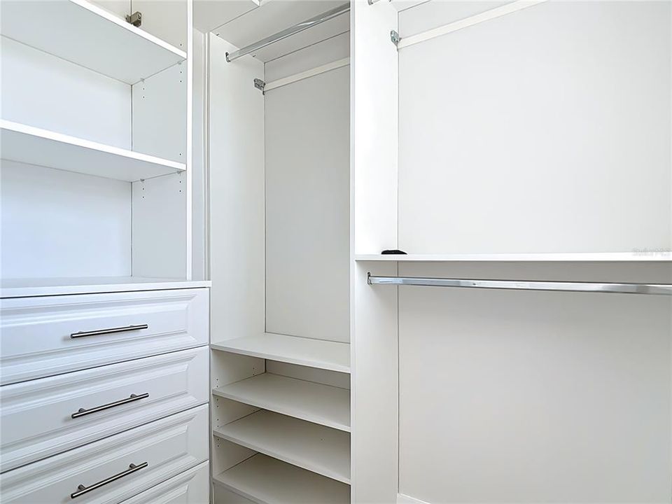 For Sale: $929,000 (3 beds, 3 baths, 2269 Square Feet)