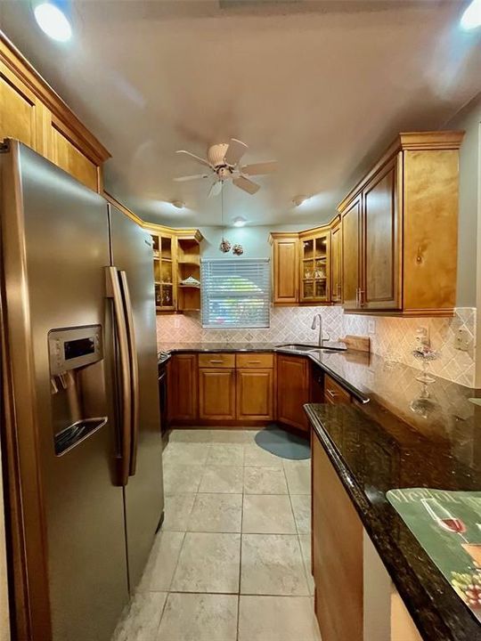 Activo con contrato: $370,000 (3 camas, 2 baños, 1763 Pies cuadrados)