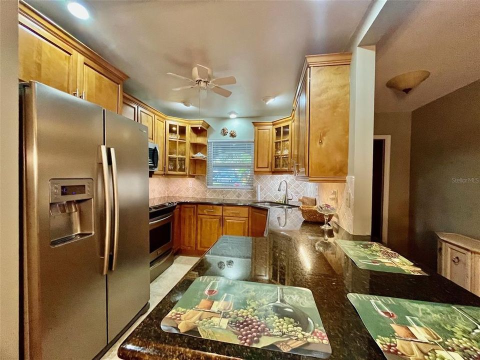 Activo con contrato: $370,000 (3 camas, 2 baños, 1763 Pies cuadrados)