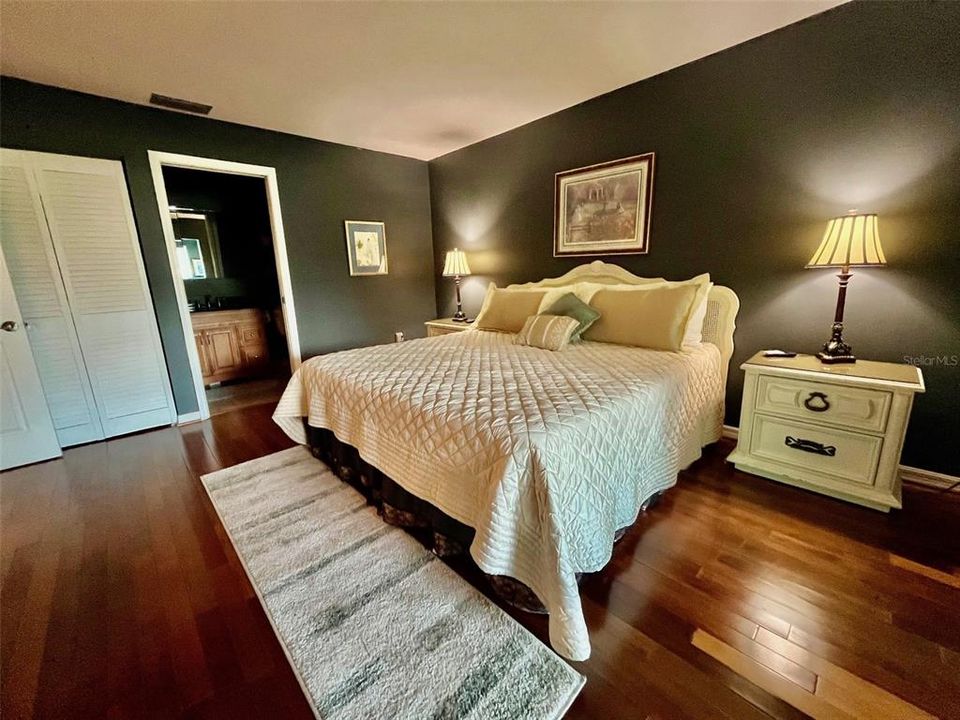 Activo con contrato: $370,000 (3 camas, 2 baños, 1763 Pies cuadrados)