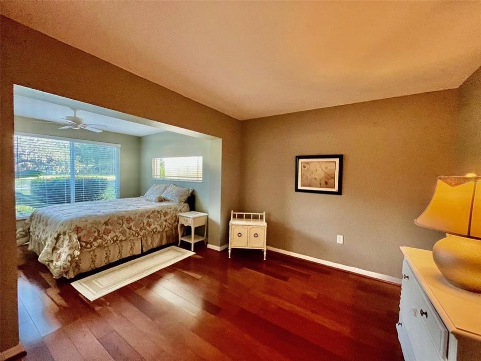 Activo con contrato: $370,000 (3 camas, 2 baños, 1763 Pies cuadrados)