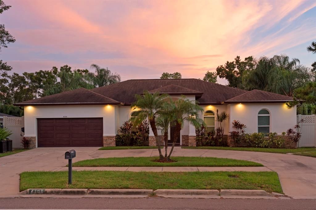 Vendido Recientemente: $1,100,000 (3 camas, 2 baños, 2174 Pies cuadrados)