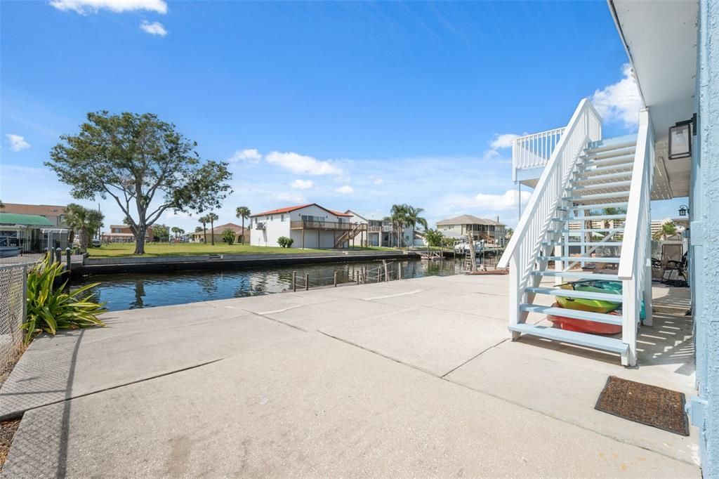 For Sale: $749,900 (6 beds, 3 baths, 2005 Square Feet)