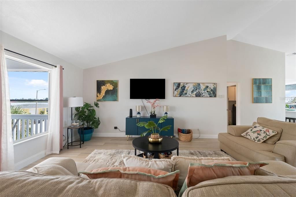 For Sale: $749,900 (6 beds, 3 baths, 2005 Square Feet)