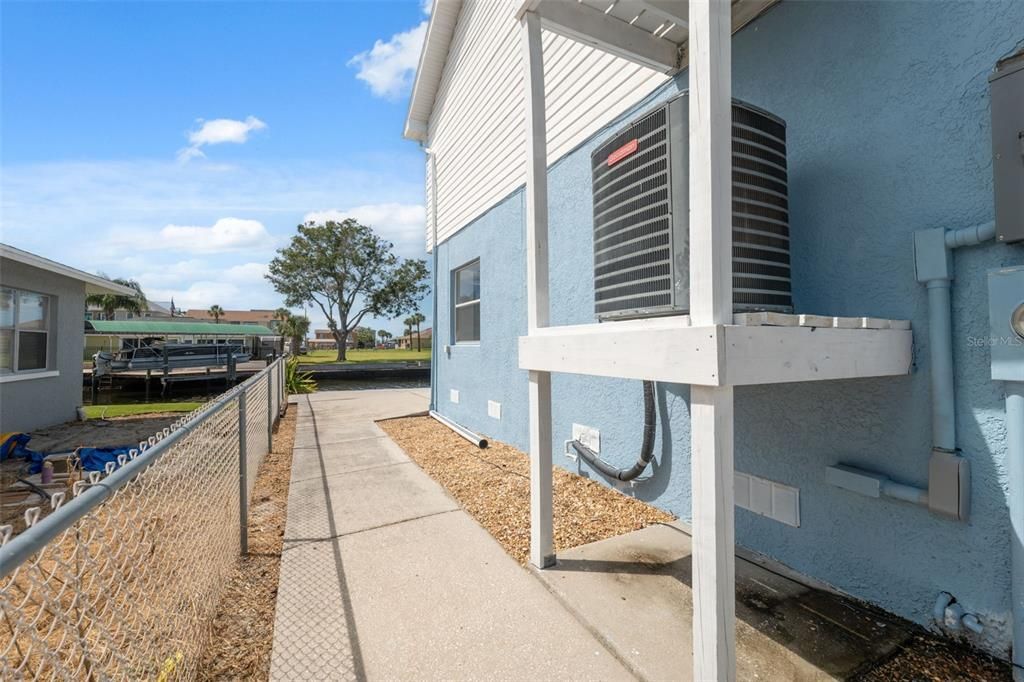 For Sale: $749,900 (6 beds, 3 baths, 2005 Square Feet)