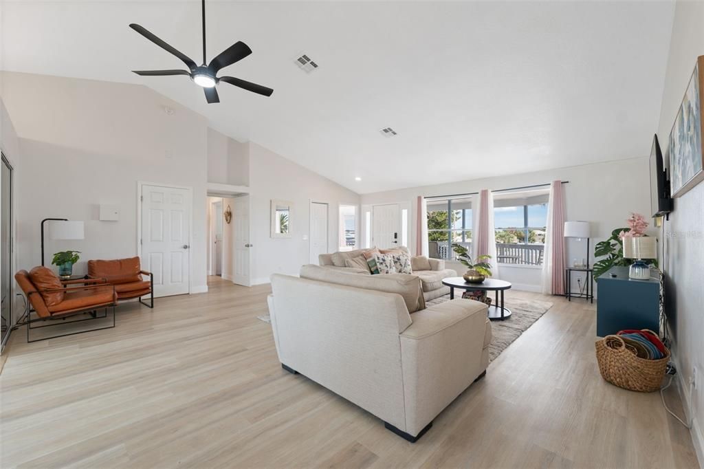 For Sale: $749,900 (6 beds, 3 baths, 2005 Square Feet)