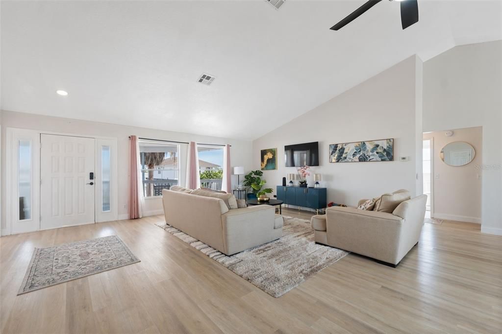 For Sale: $749,900 (6 beds, 3 baths, 2005 Square Feet)