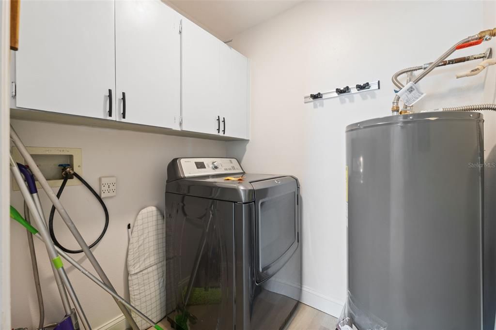 For Sale: $749,900 (6 beds, 3 baths, 2005 Square Feet)