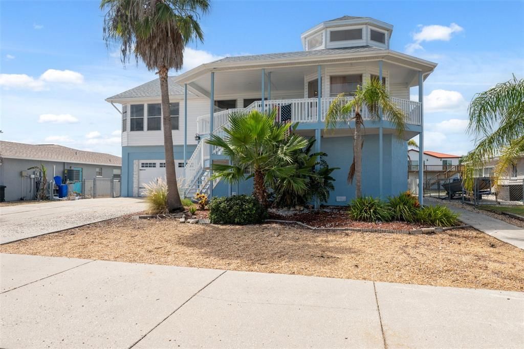 For Sale: $749,900 (6 beds, 3 baths, 2005 Square Feet)