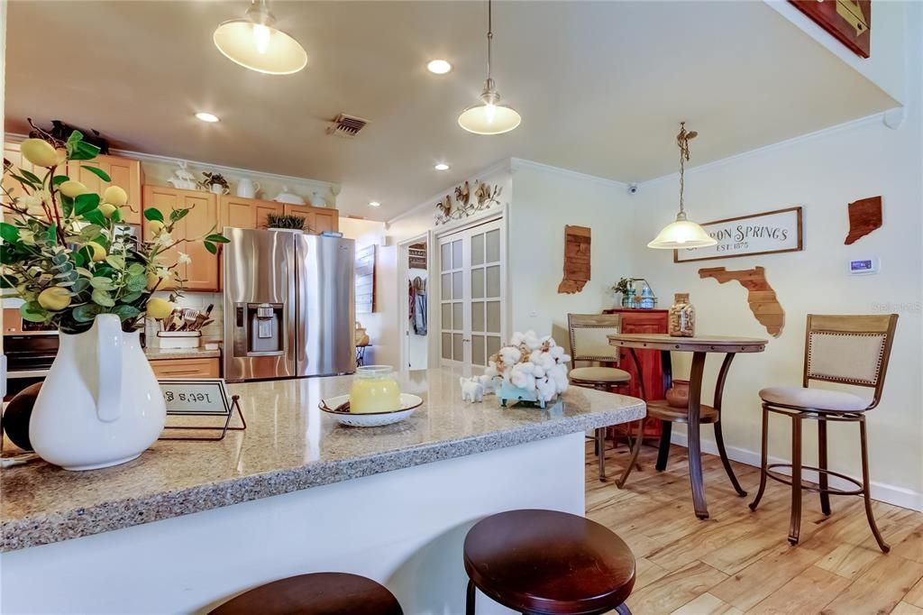 合同活跃: $431,000 (3 贝兹, 2 浴室, 1904 平方英尺)