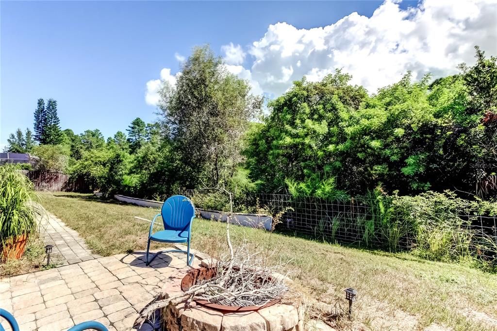 合同活跃: $431,000 (3 贝兹, 2 浴室, 1904 平方英尺)