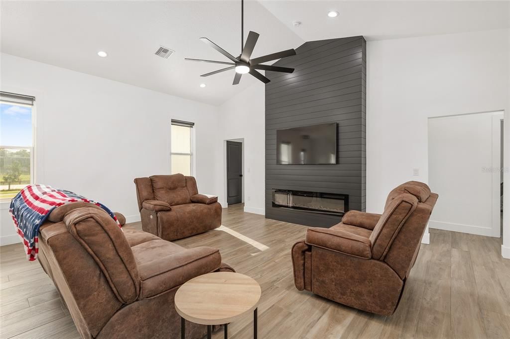 待售: $1,499,000 (4 贝兹, 3 浴室, 2689 平方英尺)