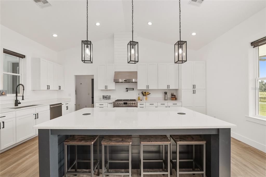 待售: $1,499,000 (4 贝兹, 3 浴室, 2689 平方英尺)