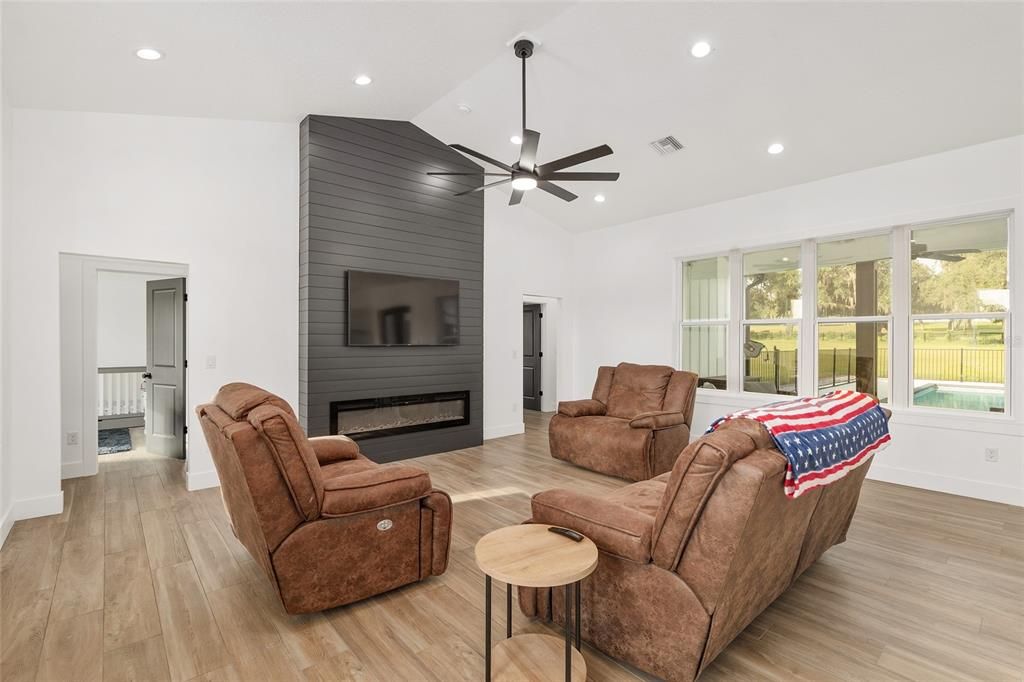 待售: $1,499,000 (4 贝兹, 3 浴室, 2689 平方英尺)