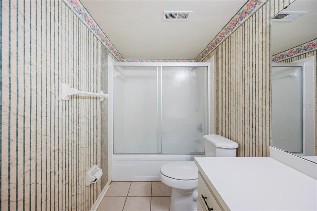 На продажу: $109,000 (3 спален, 2 ванн, 1666 Квадратных фут)