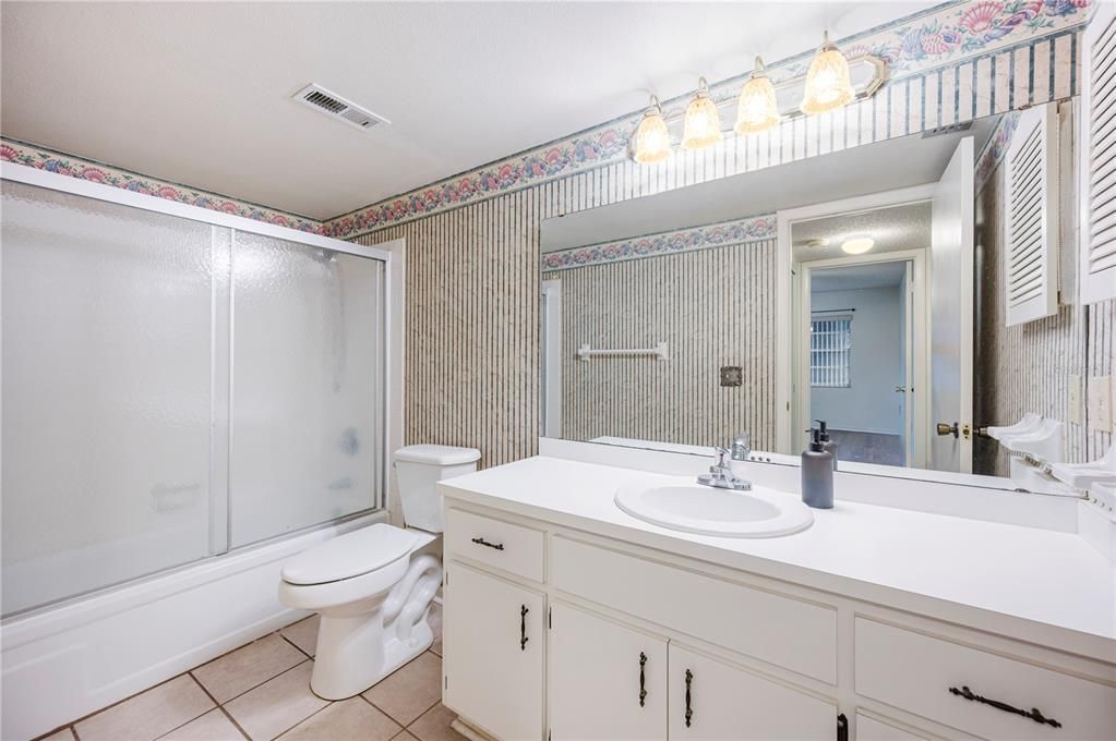 На продажу: $109,000 (3 спален, 2 ванн, 1666 Квадратных фут)