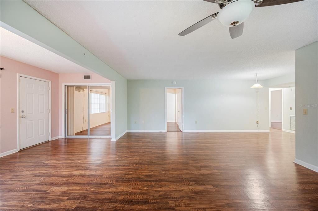 На продажу: $109,000 (3 спален, 2 ванн, 1666 Квадратных фут)