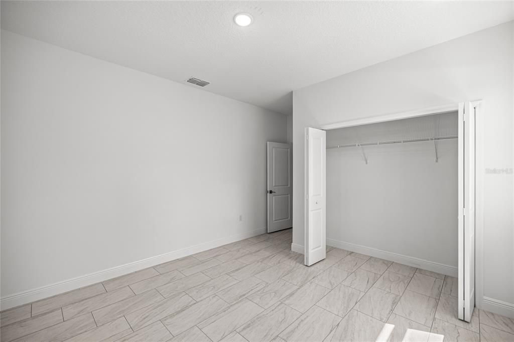 Active With Contract: $305,900 (4 beds, 3 baths, 1827 Square Feet)