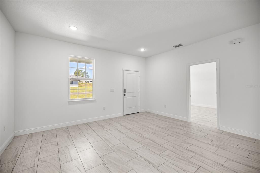 Active With Contract: $305,900 (4 beds, 3 baths, 1827 Square Feet)