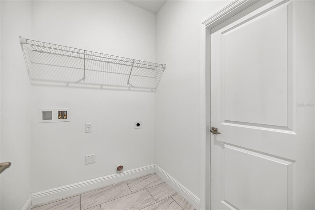 Active With Contract: $305,900 (4 beds, 3 baths, 1827 Square Feet)