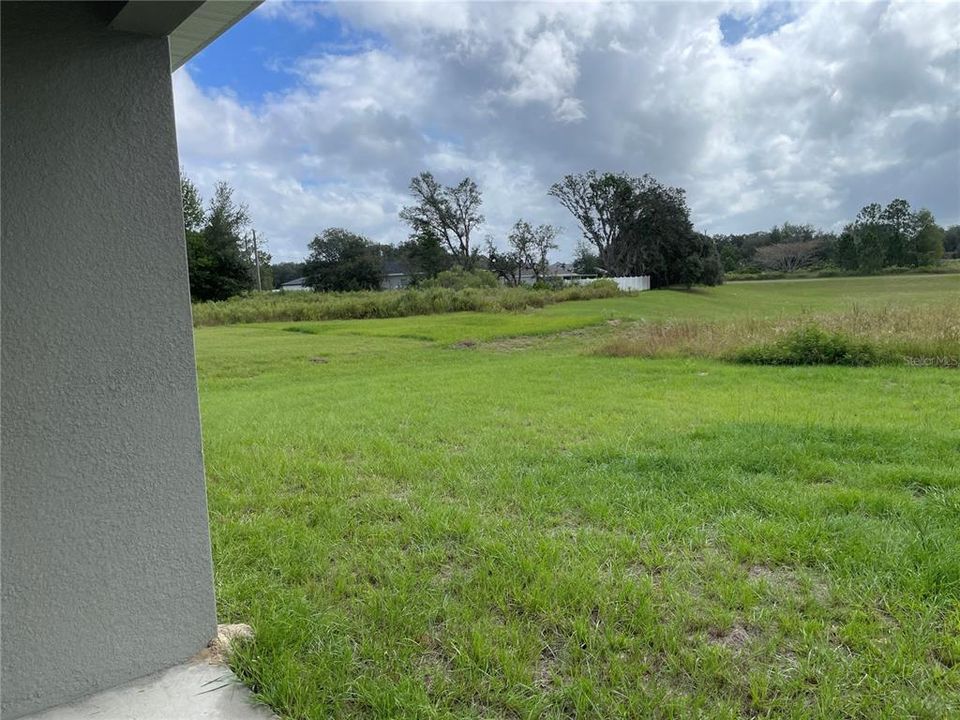 Active With Contract: $305,900 (4 beds, 3 baths, 1827 Square Feet)