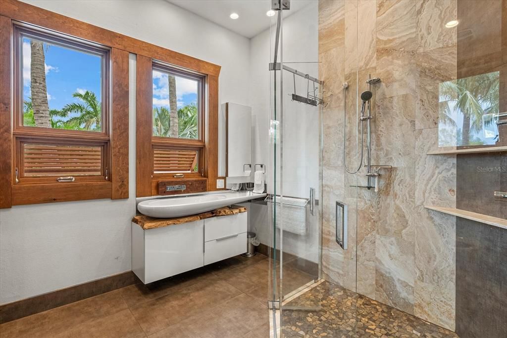 En Venta: $6,900,000 (6 camas, 7 baños, 6455 Pies cuadrados)