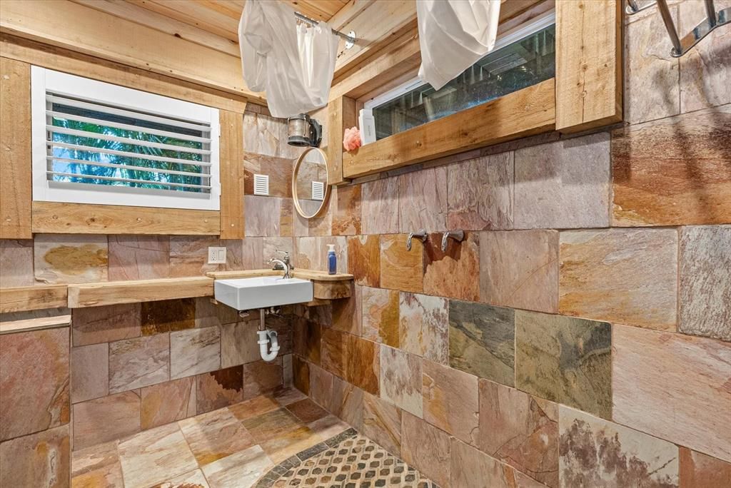 En Venta: $6,900,000 (6 camas, 7 baños, 6455 Pies cuadrados)