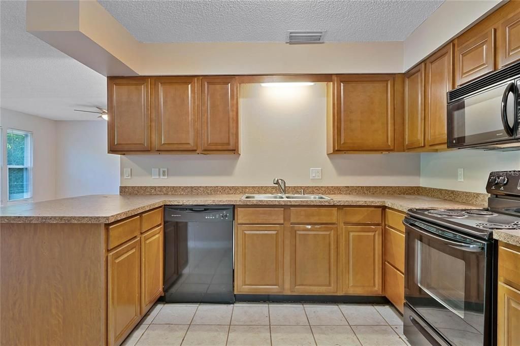 En Venta: $425,000 (0 camas, 0 baños, 1920 Pies cuadrados)