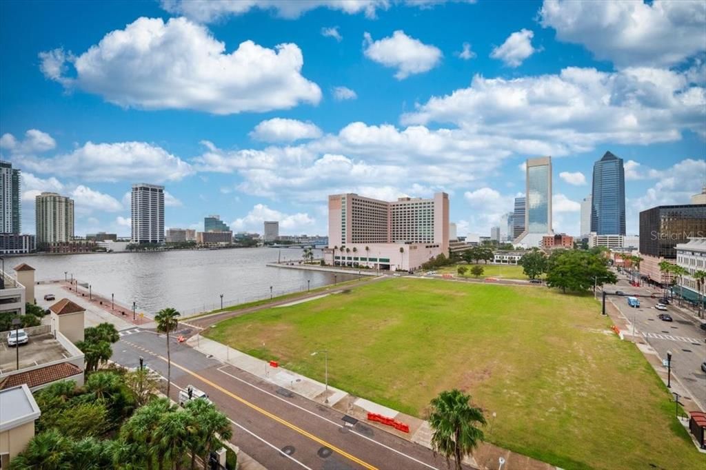 待售: $225,000 (1 贝兹, 1 浴室, 1175 平方英尺)