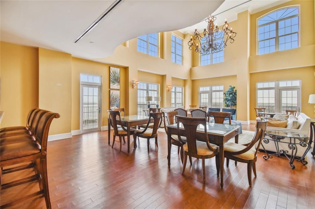 待售: $225,000 (1 贝兹, 1 浴室, 1175 平方英尺)