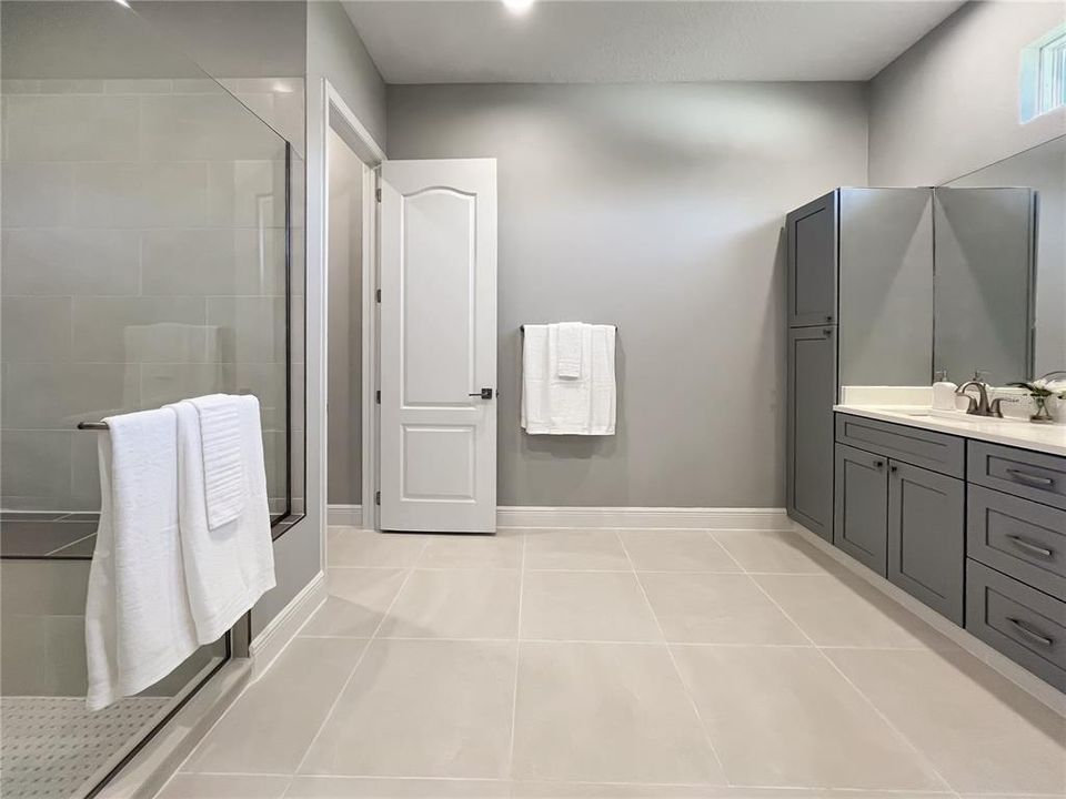 Под контрактом: $825,000 (4 спален, 3 ванн, 2791 Квадратных фут)