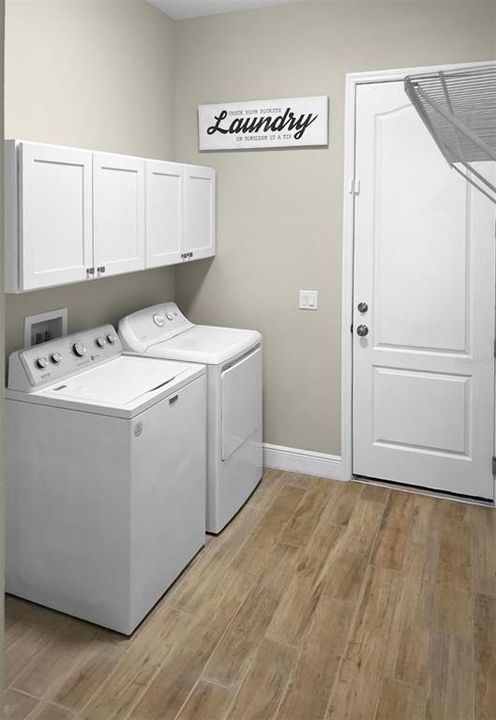 Под контрактом: $825,000 (4 спален, 3 ванн, 2791 Квадратных фут)