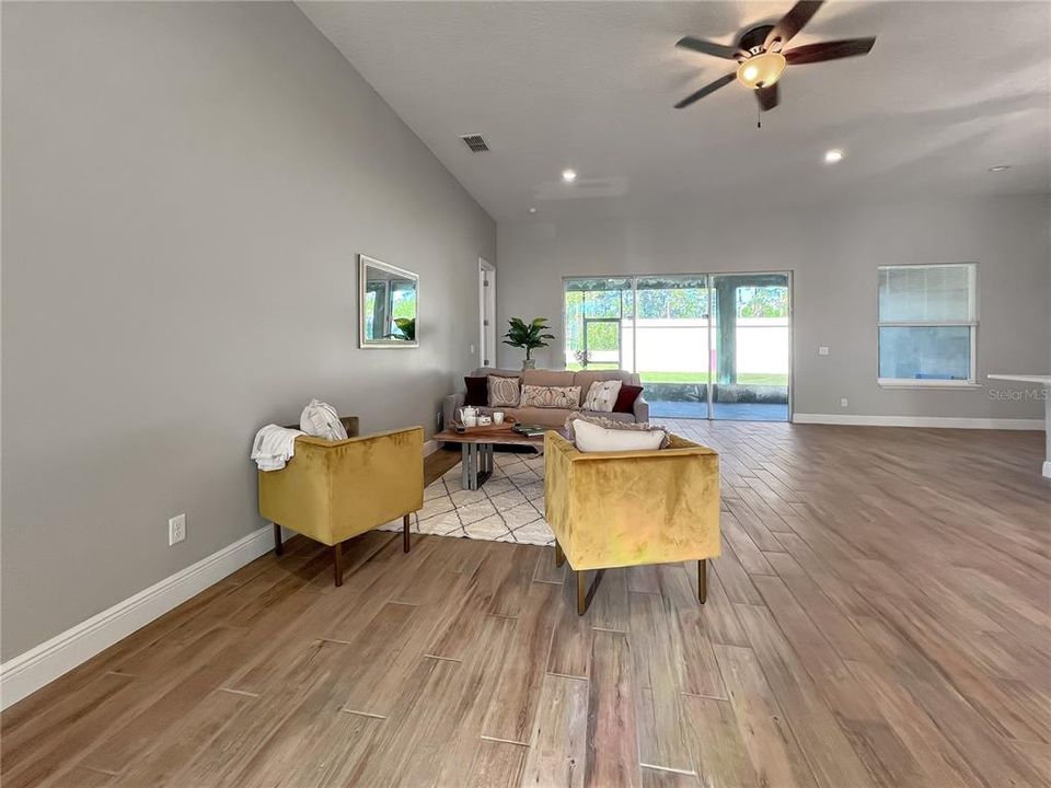 Под контрактом: $825,000 (4 спален, 3 ванн, 2791 Квадратных фут)