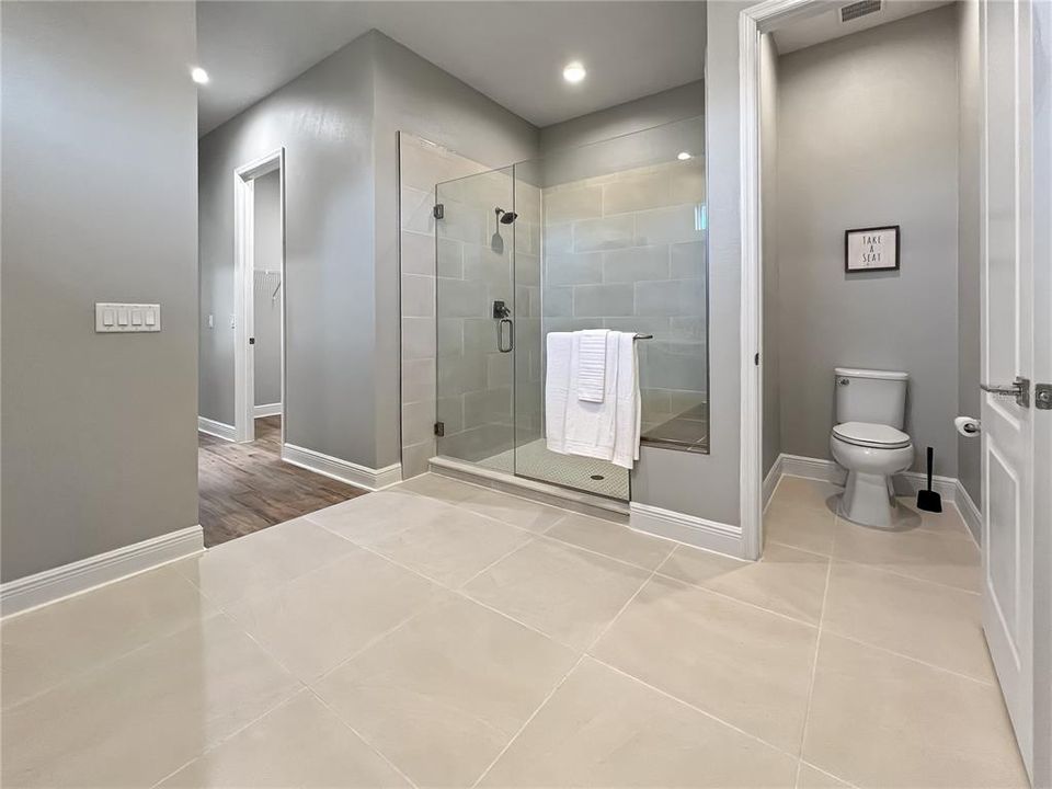 Под контрактом: $825,000 (4 спален, 3 ванн, 2791 Квадратных фут)