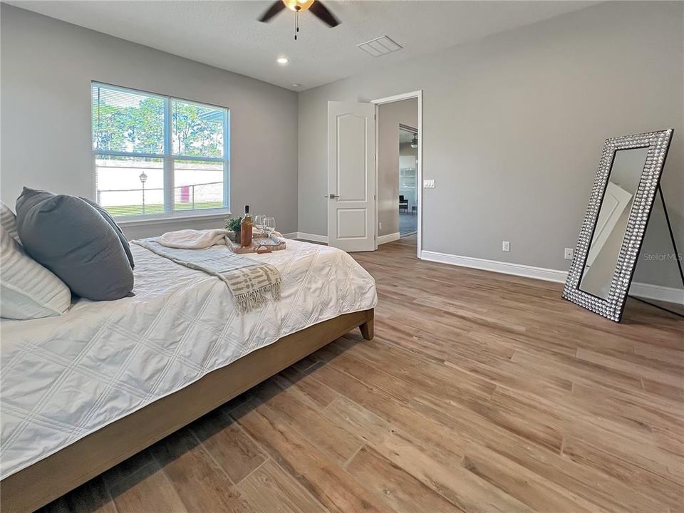 Под контрактом: $825,000 (4 спален, 3 ванн, 2791 Квадратных фут)