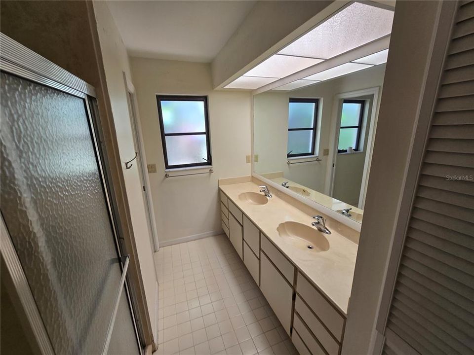 For Sale: $575,000 (3 beds, 2 baths, 2425 Square Feet)