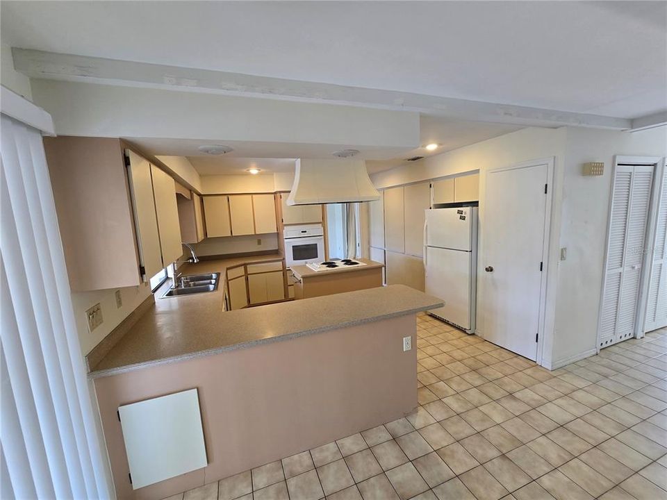 For Sale: $575,000 (3 beds, 2 baths, 2425 Square Feet)