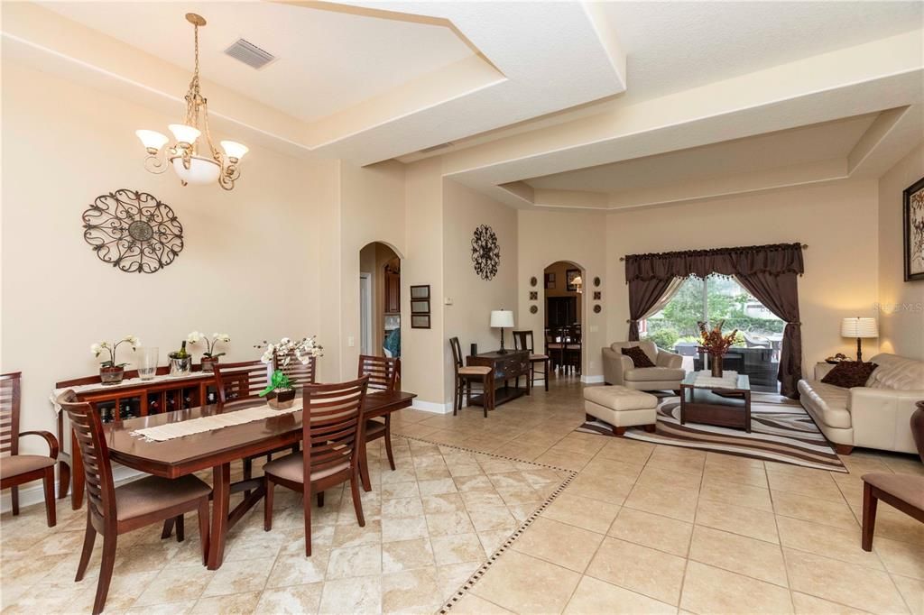 En Venta: $799,900 (4 camas, 4 baños, 3499 Pies cuadrados)