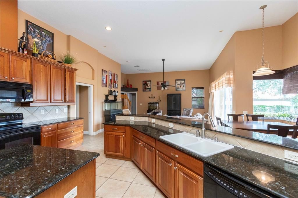 En Venta: $799,900 (4 camas, 4 baños, 3499 Pies cuadrados)