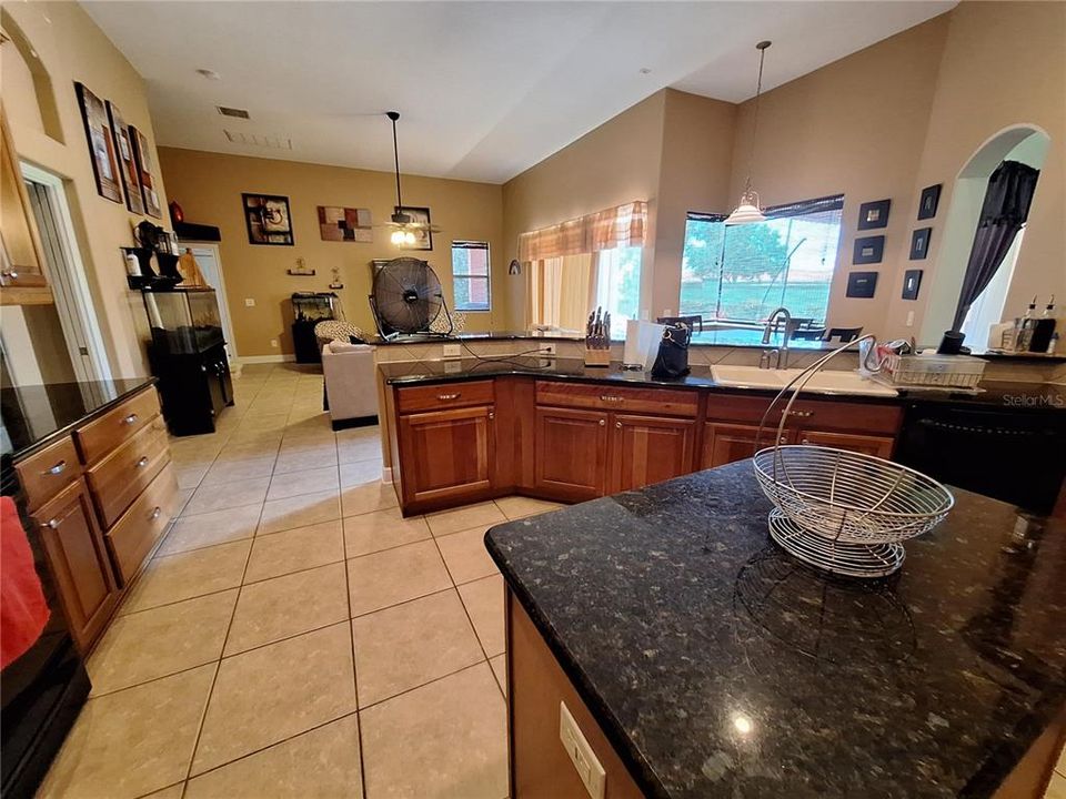 En Venta: $799,900 (4 camas, 4 baños, 3499 Pies cuadrados)