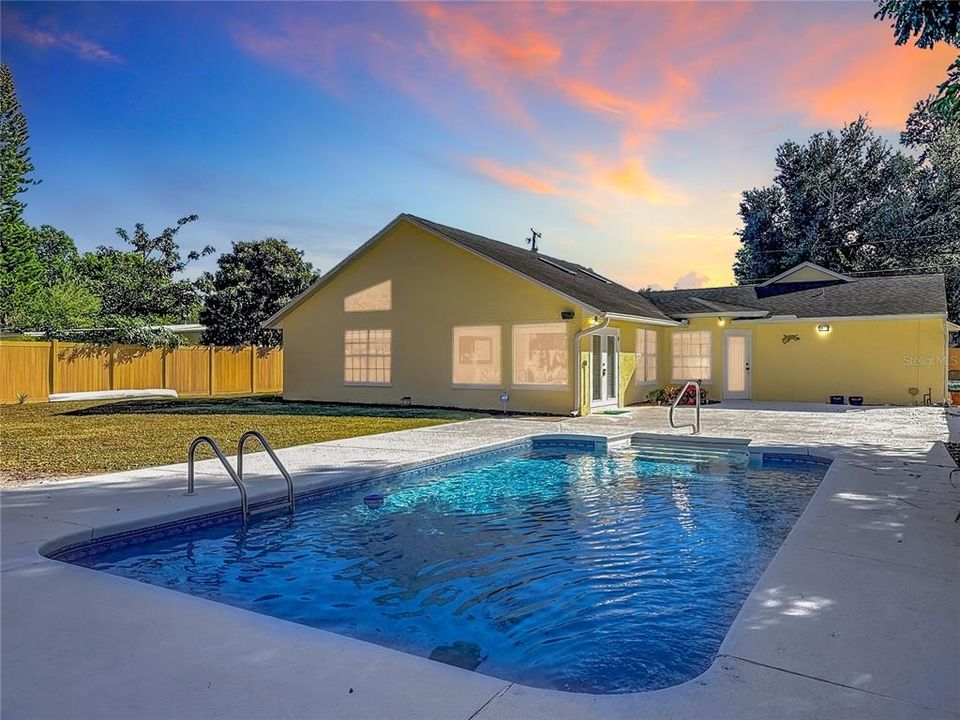 For Sale: $589,500 (3 beds, 3 baths, 1824 Square Feet)