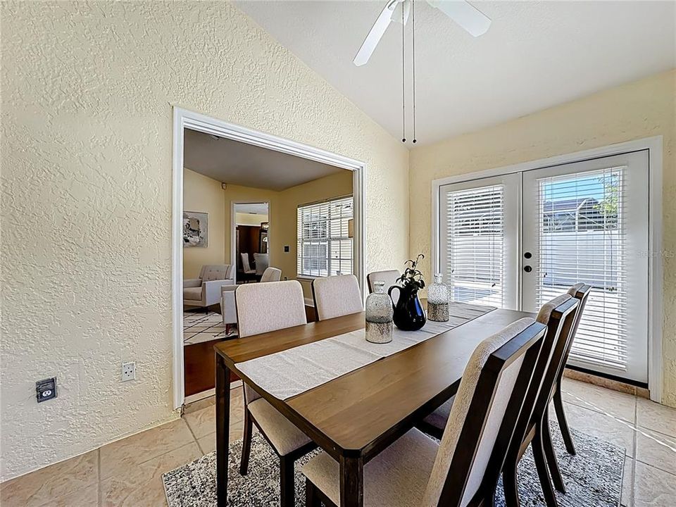 For Sale: $589,500 (3 beds, 3 baths, 1824 Square Feet)