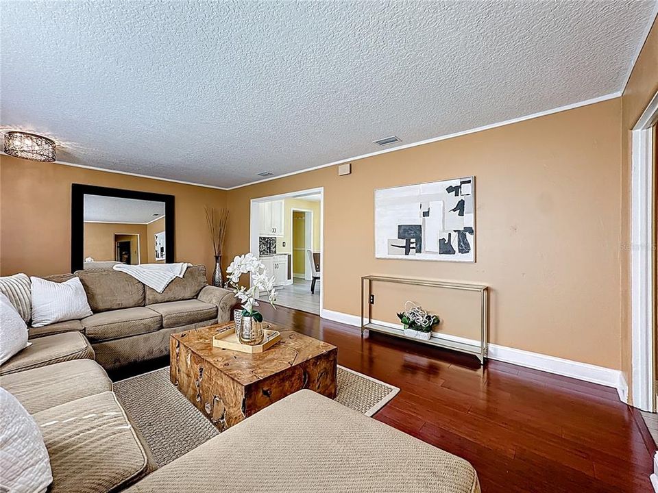 For Sale: $589,500 (3 beds, 3 baths, 1824 Square Feet)