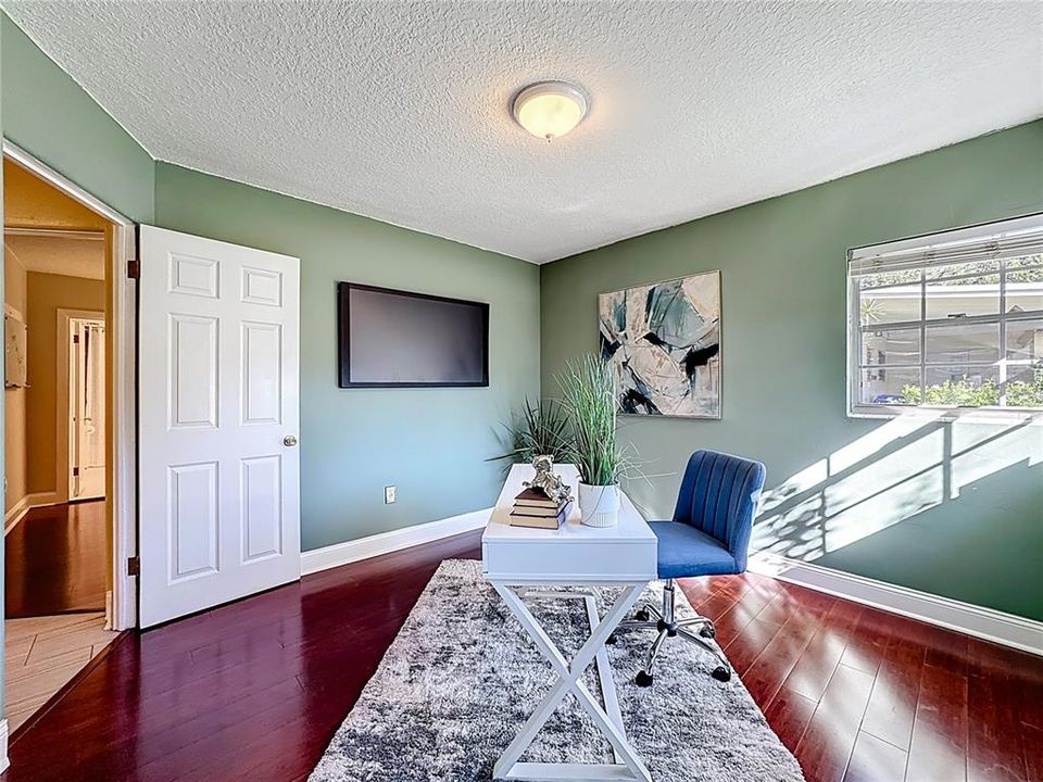 For Sale: $589,500 (3 beds, 3 baths, 1824 Square Feet)