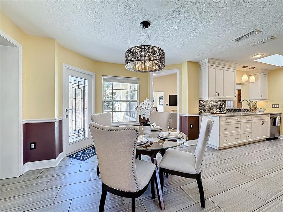 For Sale: $589,500 (3 beds, 3 baths, 1824 Square Feet)