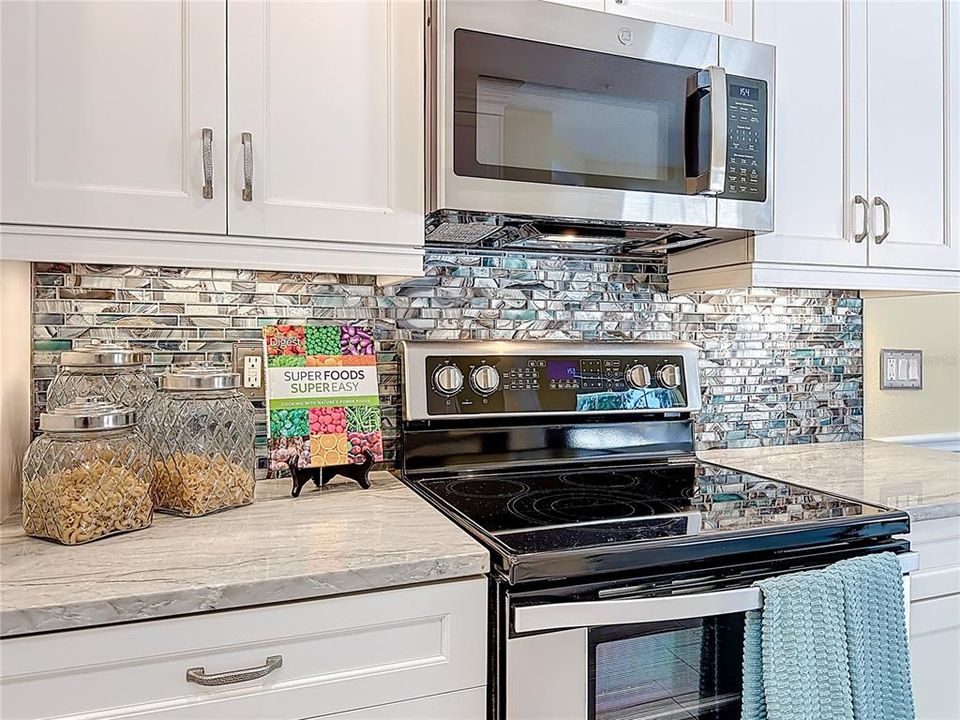 For Sale: $589,500 (3 beds, 3 baths, 1824 Square Feet)