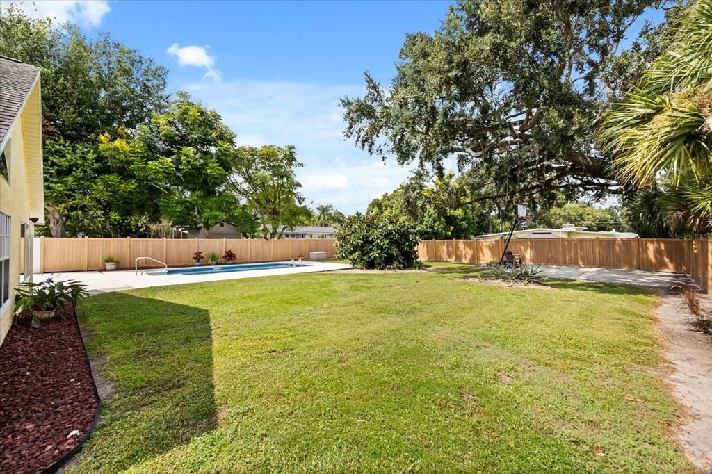 For Sale: $589,500 (3 beds, 3 baths, 1824 Square Feet)