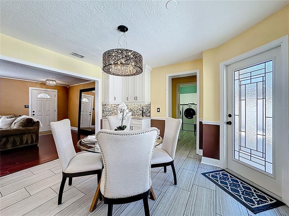 For Sale: $589,500 (3 beds, 3 baths, 1824 Square Feet)