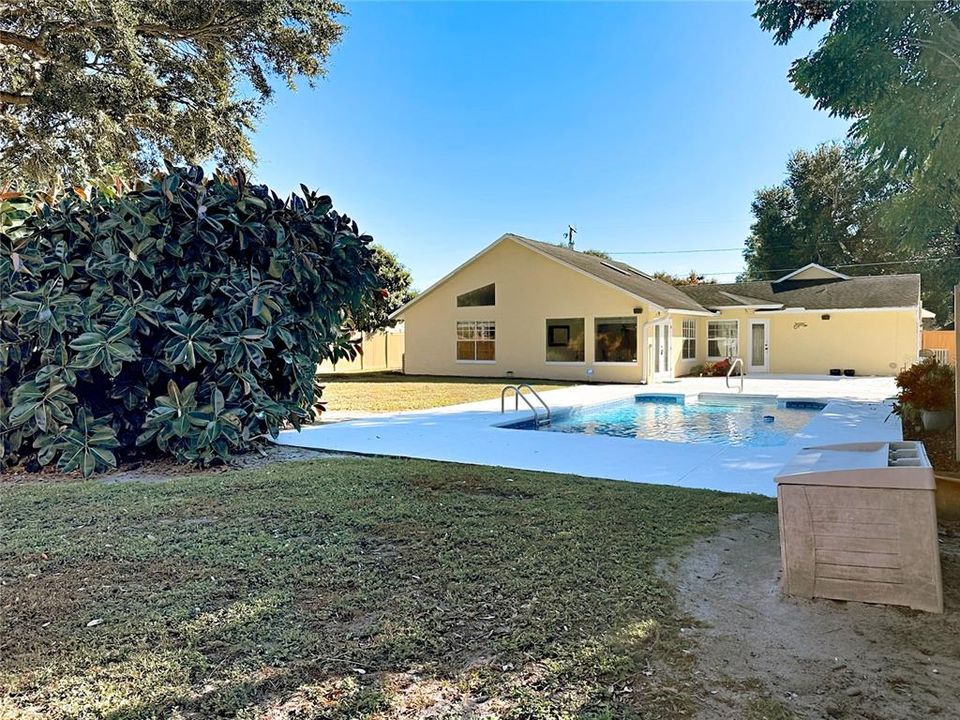 For Sale: $589,500 (3 beds, 3 baths, 1824 Square Feet)