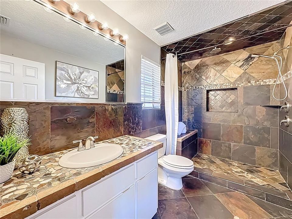 For Sale: $589,500 (3 beds, 3 baths, 1824 Square Feet)